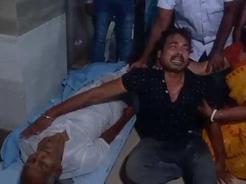 TMC का आरोप है कि हावड़ा के उदयनारायणपुर में CRPF ने बुजुर्ग से मारपीट की, जिससे उनकी मौत हो गई।