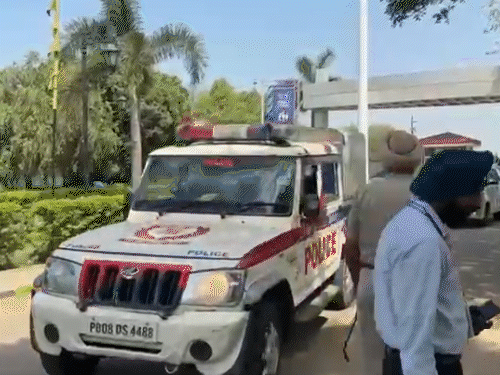 जालंधर में AAP की मीटिंग के लिए बड़ी संख्या में पुलिसबल तैनात किया गया था।