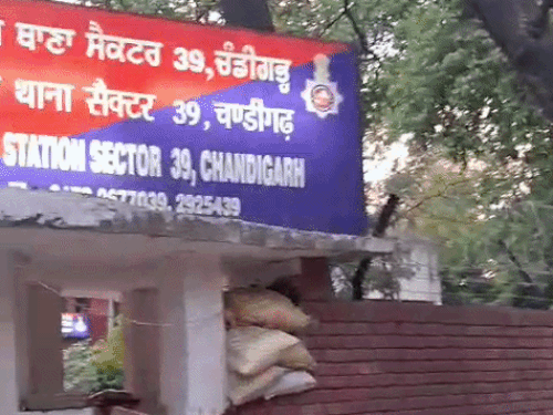 पुलिस थाना सेक्टर 39।