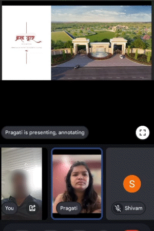व्हिडिओ कॉन्फरन्सिंगदरम्यान कर्मचाऱ्याने मान्य केले की ब्रँडिंगच्या बदल्यात अमिताभ बच्चन यांना प्लॉट दिले आहेत.