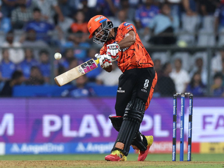 સલીલે 10 બોલમાં અણનમ 30 રન બનાવ્યા.