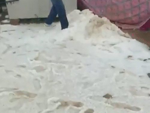 शिमला के महासू पीक में ओलावृष्टि का कहर।