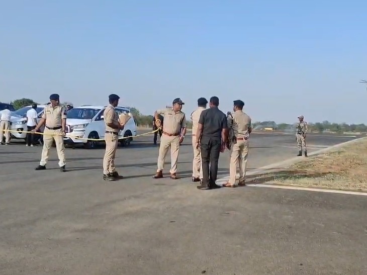 सीएम के आगमन के लिए पुलिस ने व्यवस्थाओं का जायजा लिया।