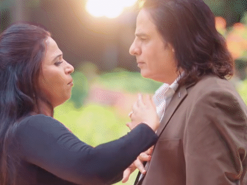 सोशल मीडिया पर कुछ यूजर्स ने वीडियो को लेकर कहा था कि राहुल जबरदस्ती वीडियो बनाते दिख रहे हैं, जबकि कुछ ने उनके एक्सप्रेशन की कमी पर सवाल उठाए।