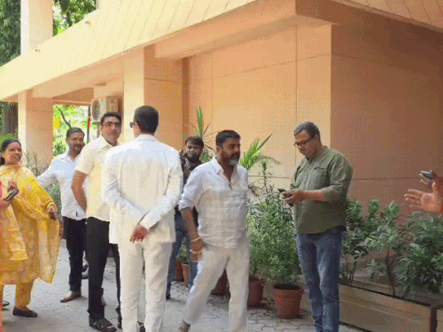 गुरुग्राम में सीनियर डिप्टी मेयर और डिप्टी मेयर के चुनाव को लेकर अधिकारी और पार्षद पहुंच चुके हैं।