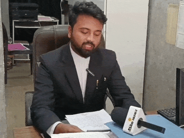 अधिवक्ता इब्राहिम सरवत शरीफ खान ।