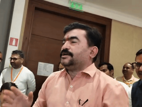 कार्यक्रम में मौजूद एक व्यक्ति ने पूछा-UGS को लेकर संघ आंदोलन क्यों नहीं करता है।