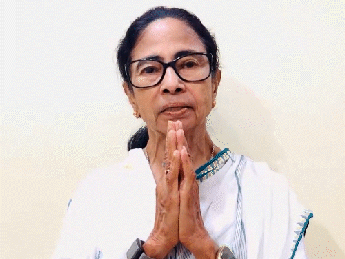 ममता ने गुरुवार शाम सोशल मीडिया पर अपना वीडियो मैसेज जारी किया।