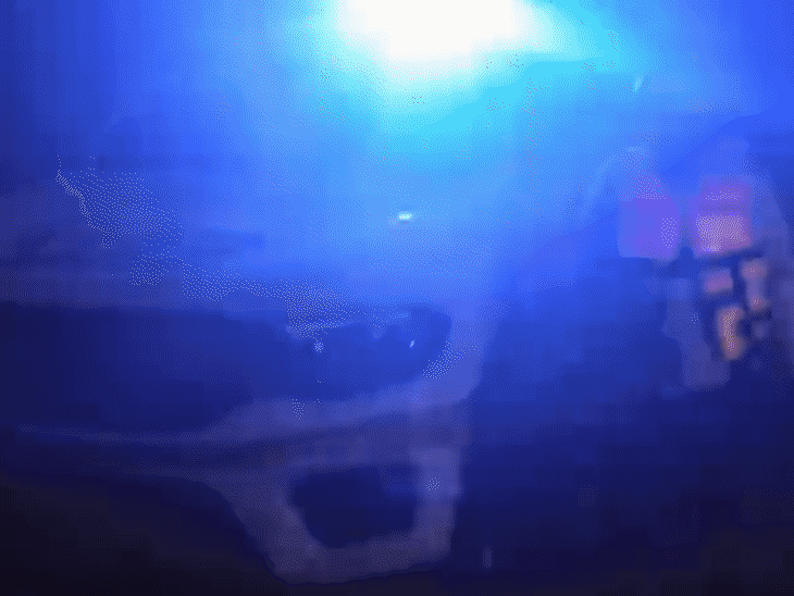 अंधेरा होने के कारण रेस्क्यू टीम को परेशानी भी आई।