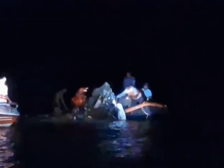 रात में भी रेस्क्यू किया गया। पुलिस की टीम नाव से सर्चिंग करती रही।