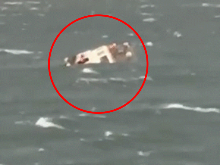 क्रूज में 29 लोग सवार थे। बताया जा रहा है कि 15 लोग किसी तरह तैरकर बाहर निकले।