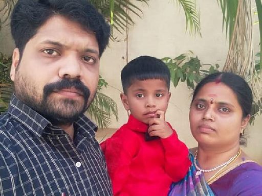 आर. कामराज, उनकी पत्नी और छोटा बेटा लापता हैं।