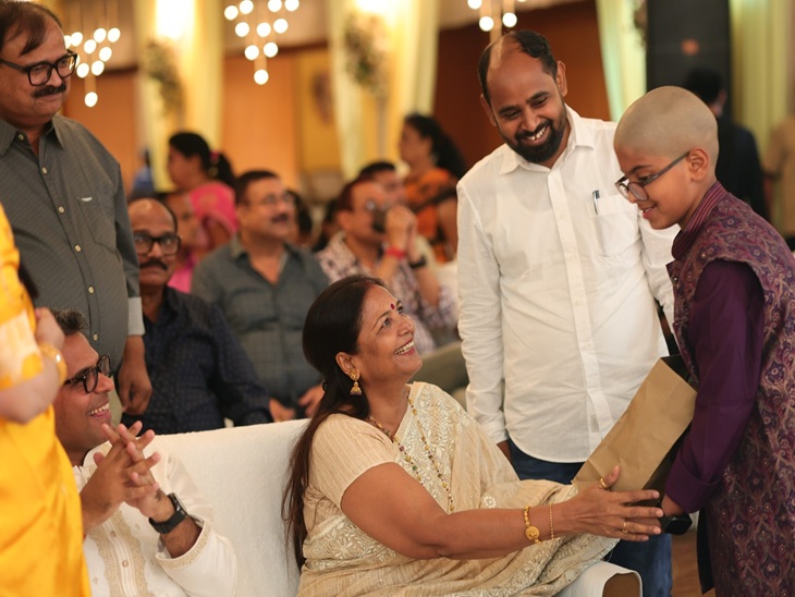 माधव आनंद के बेटे के जनेऊ कार्यक्रम में उपेंद्र कुशवाहा की पत्नी स्नेहलता शामिल हुईं।