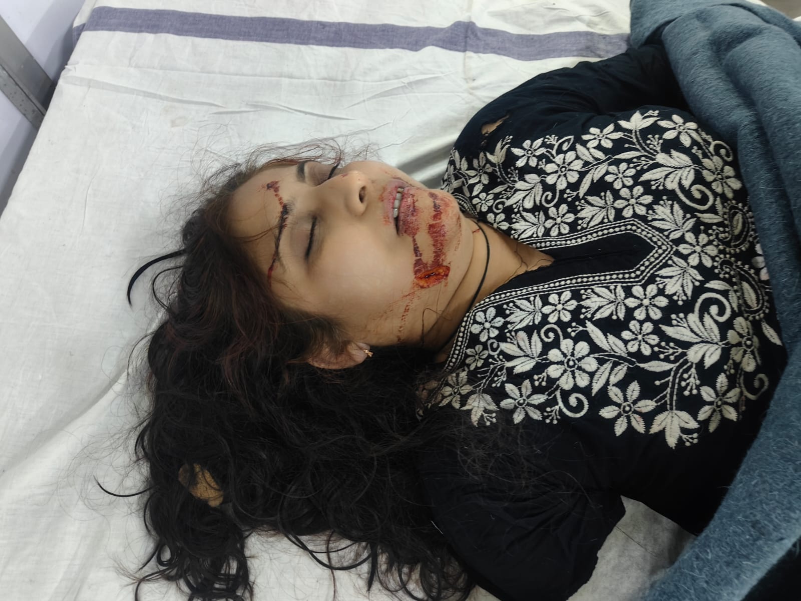 जबलपुर की रहने वाली नीतू सोनी (45) पति कृष्ण कुमार सोनी की भी मौत हो गई।