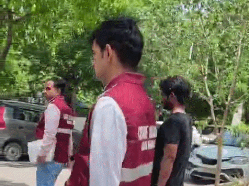 वीरू को क्राइम ब्रांच की टीम ने 1 मई की सुबह उसके घर से गिरफ्तार किया था।