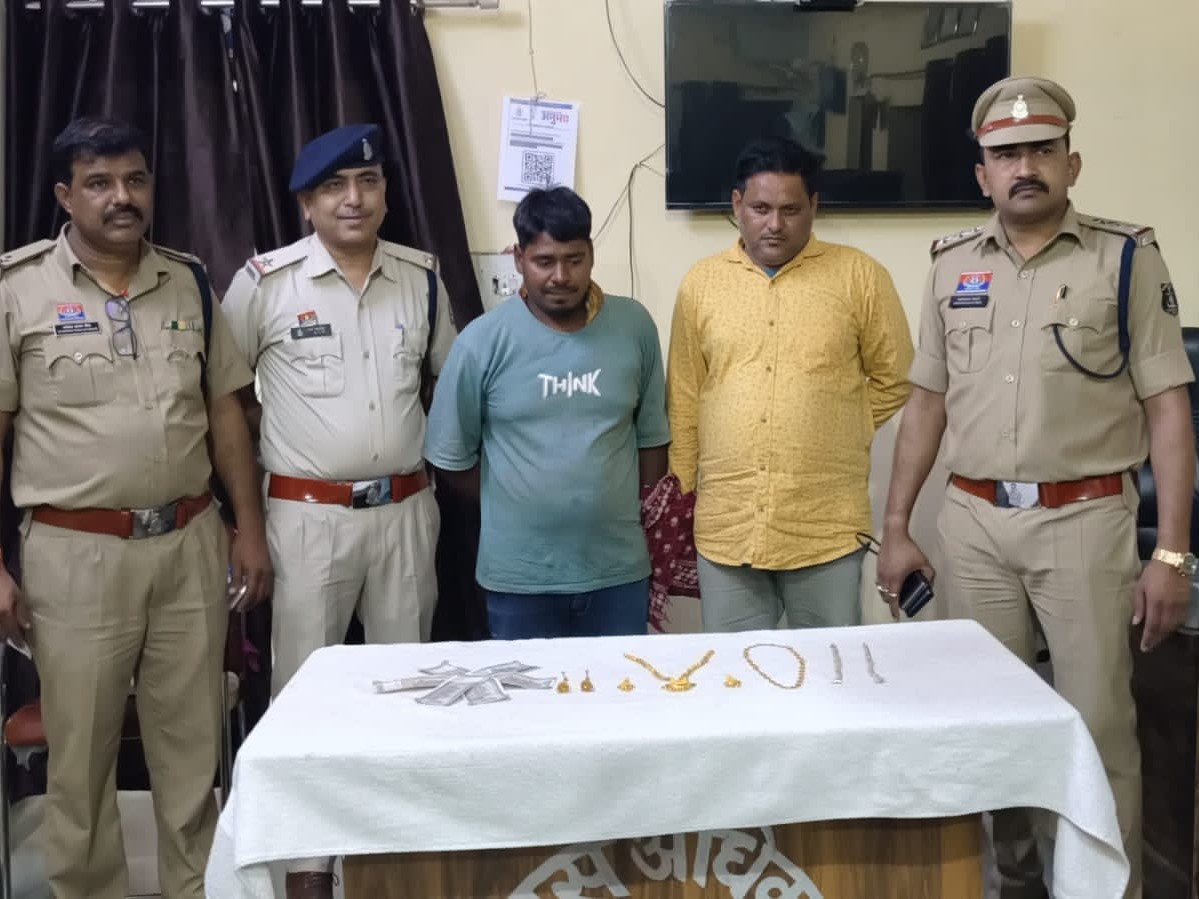 1 साल पहले चोरों ने की थी चोरी,पुलिस ने पकड़ लिया - Dainik Bhaskar
