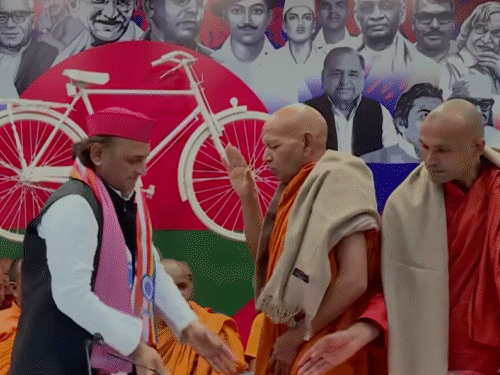SP Chief Akhilesh Yadav Slams BJP Conspiracy in UP Assembly