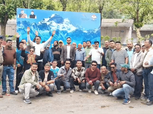 आदि कैलाश के लिए रवाना हुआ श्रद्धालुओं का पहला जत्था।