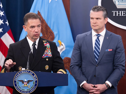CENTCOM चीफ ब्रैड कूपर और अमेरिकी रक्षा मंत्री पीट हेगसेथ। (फाइल फोटो)