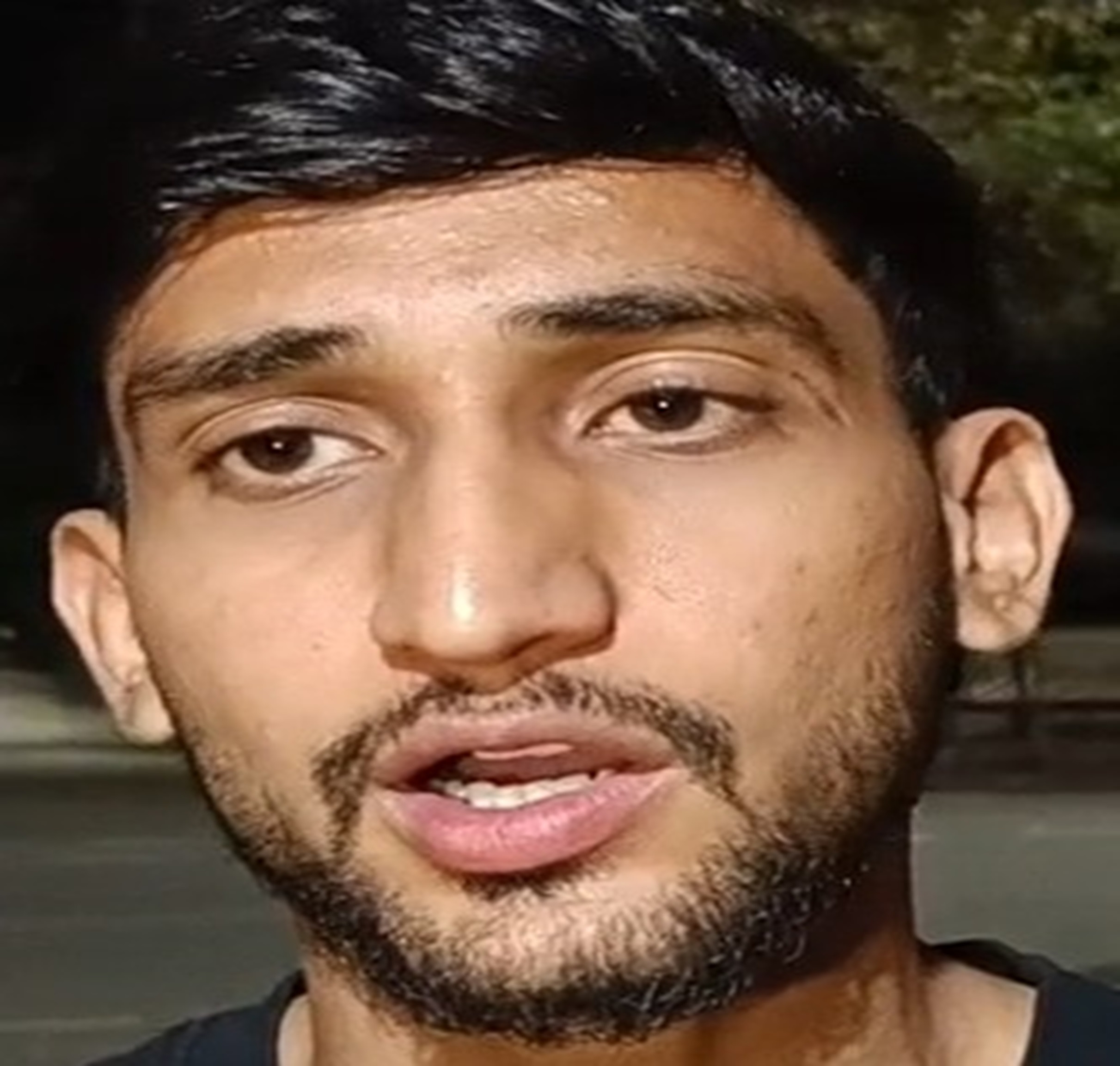 इशू दहिया ने बताया कि आवली गांव में उन्होंने ड्रेन सफाई का ठेका लिया हुआ है।
