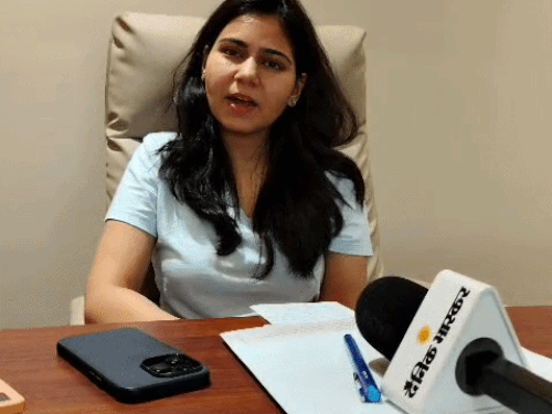 IVA Derm Skin Care Clinic की त्वचा रोग विशेषज्ञ डॉ. अंकिता चिकारा ने बताया की स्किन को हाइड्रेटेड रखना बेहद ज़रूरी है