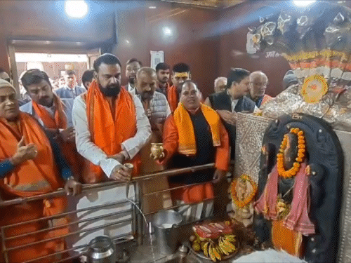सम्राट चौधरी ने हरिहरनाथ मंदिर में बाबा को चढ़ाया जल।