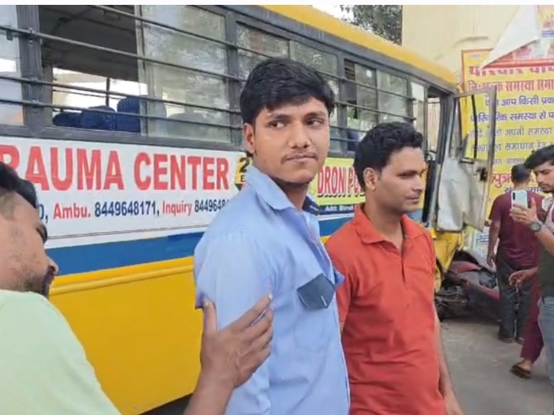 Meerut School Bus Car Accident | Two Injured, Driver Flees