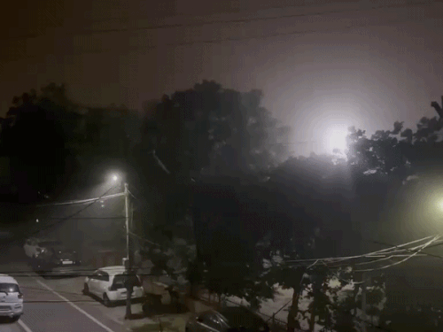 हिसार में देर शाम को तेज आंधी चली।