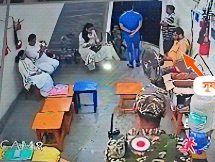TMC के प्रदर्शन के बाद ममता की सीट भवानीपुर के मतगणना केंद्र के बाहर सुरक्षा कड़ी कर दी गई है।