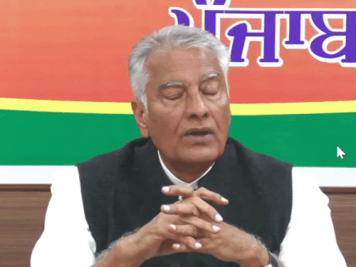 भाजपा के प्रधान सुनील जाखड़ बातचीत करते हुए। - Dainik Bhaskar