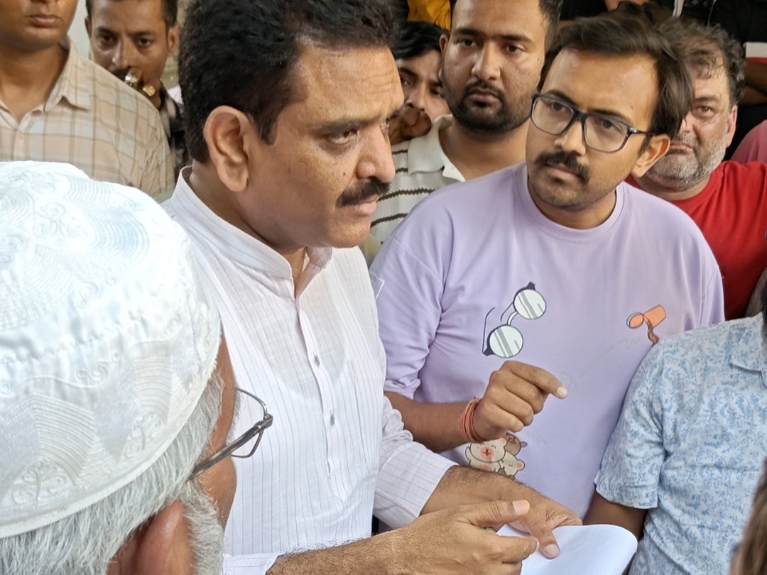 Kannauj Tubewell Operators Protest Minister Arun; Job Assurance