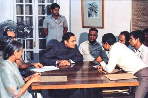 1985 में केंद्र की राजीव सरकार और AASU के बीच असम समझौता हुआ। तय हुआ कि जल्द चुनाव होंगे और 25 मार्च 1971 के बाद अवैध रूप से आए हर व्यक्ति को राज्य से बाहर भेजा जाएगा।