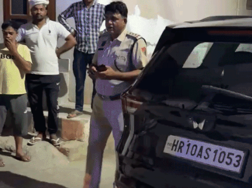 मौके पर पहुंची पुलिस।