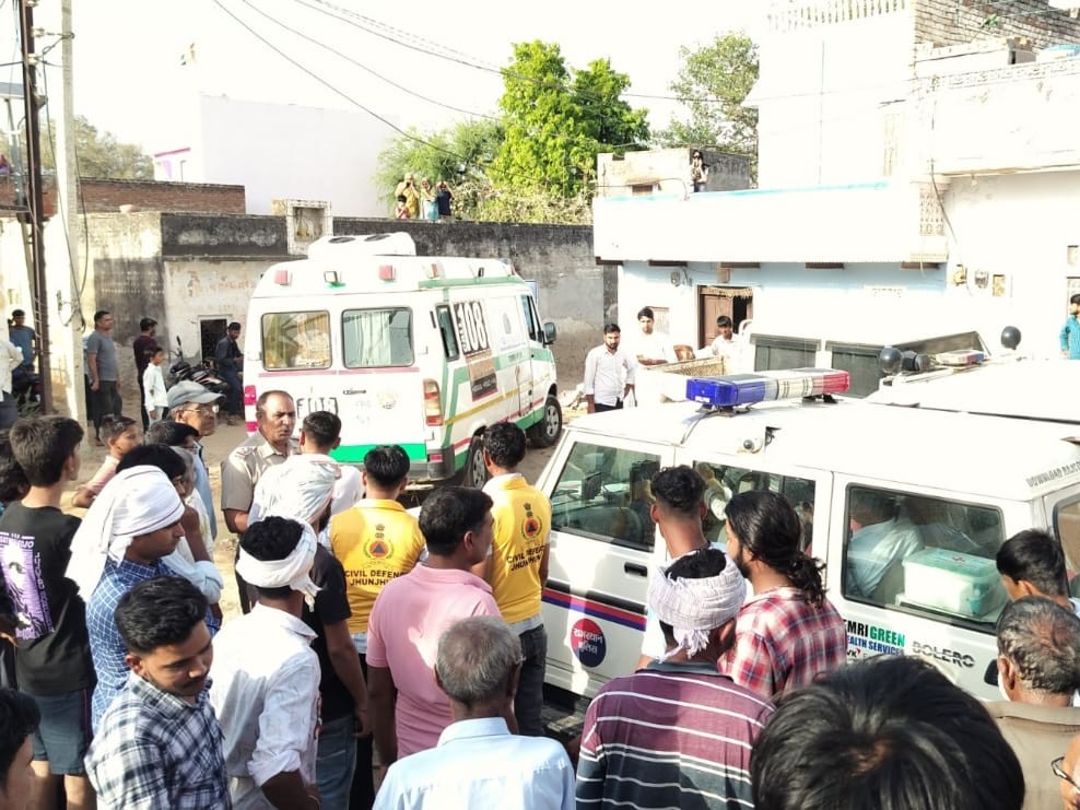 समझाइश के बाद युवक टावर से नीचे उतरा।