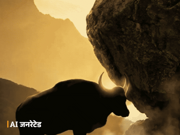 गुफा के मुहाने का पत्थर हटाता मिथुन।