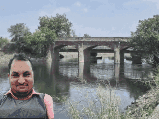 फरीदाबाद की आगरा नहर में इसी पुल से बच्चों संग कूदा भगवत दयाल, जिसका अभी तक कुछ पता नहीं चल सका है। इनसेट में भगवत दयाल की फोटो।
