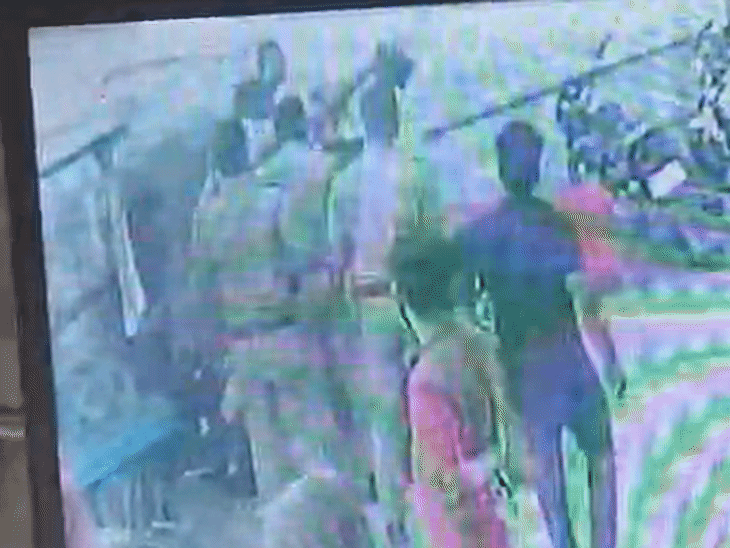 Saurikh Police Inspector Beating Shikanji Seller Viral Video | Police Probe