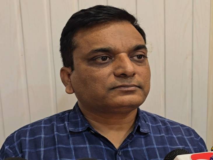 प्रज्वल खरे, रजिस्टार, देवी अहिल्या विश्वविद्यालय इंदौर।