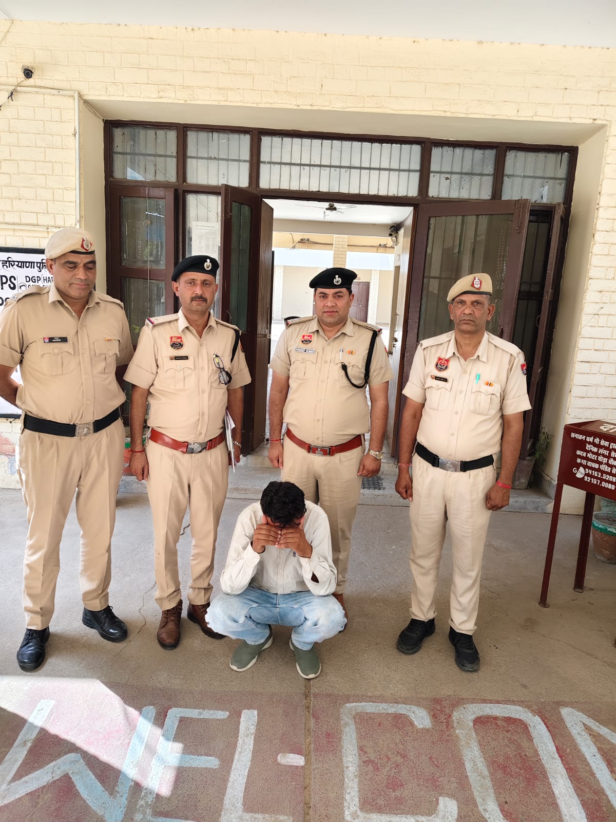 सरपंच प्रतिनिध का भतीजा ब्लैकमेलिंग से षडयंत्र रचकर हनीट्रैप में फंसाने के आरोप में पुलिस गिरफ्त में