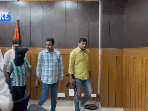 पानीपत पुलिस की गिरफ्त में आरोपी विनोद। - Dainik Bhaskar