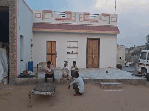 यशोदा की मौत के बाद घर पर पसरा मातम।