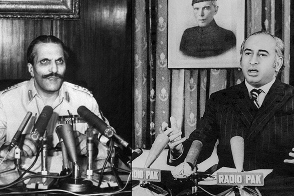 जनरल जिया उल हक (बाएं) और जुल्फिकार अली भुट्टो (दाएं)। जिया के आदेश के बाद ही भुट्टो को फांसी दी गई थी। जनरल जिया बाद में प्लेन क्रैश में मारे गए थे।