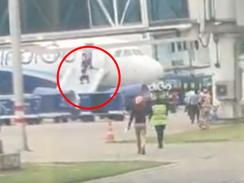 Chandigarh Indigo Flight Power Bank Blast | Passenger Evacuated