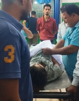 विद्यालय के निदेशक प्रमोद कुमार ने बताया कि घटना के बाद परिजन लगातार स्कूल आ रहे थे, जिससे गार्ड डरकर अपने कमरे से निकलकर हॉस्टल में चला गया था।