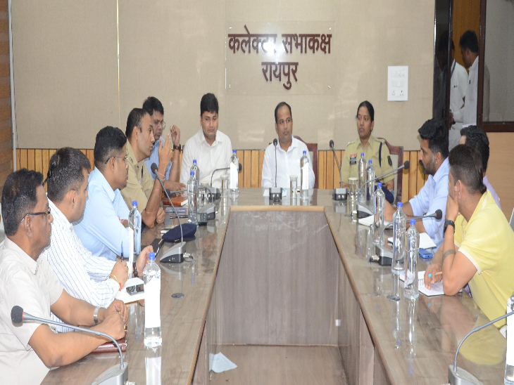 रायपुर कलेक्टर डॉ. गौरव सिंह ने छत्तीसगढ़ क्रिकेट संघ के साथ की बैठक।