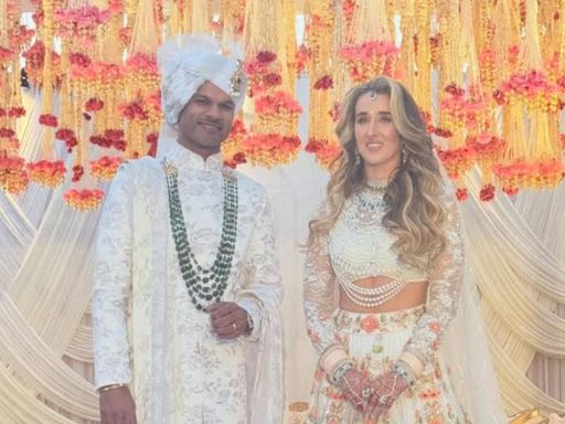 युजवेंद्र चहल ने शिखर धवन की शादी की फोटो सोशल मीडिया पर पोस्ट की थी।