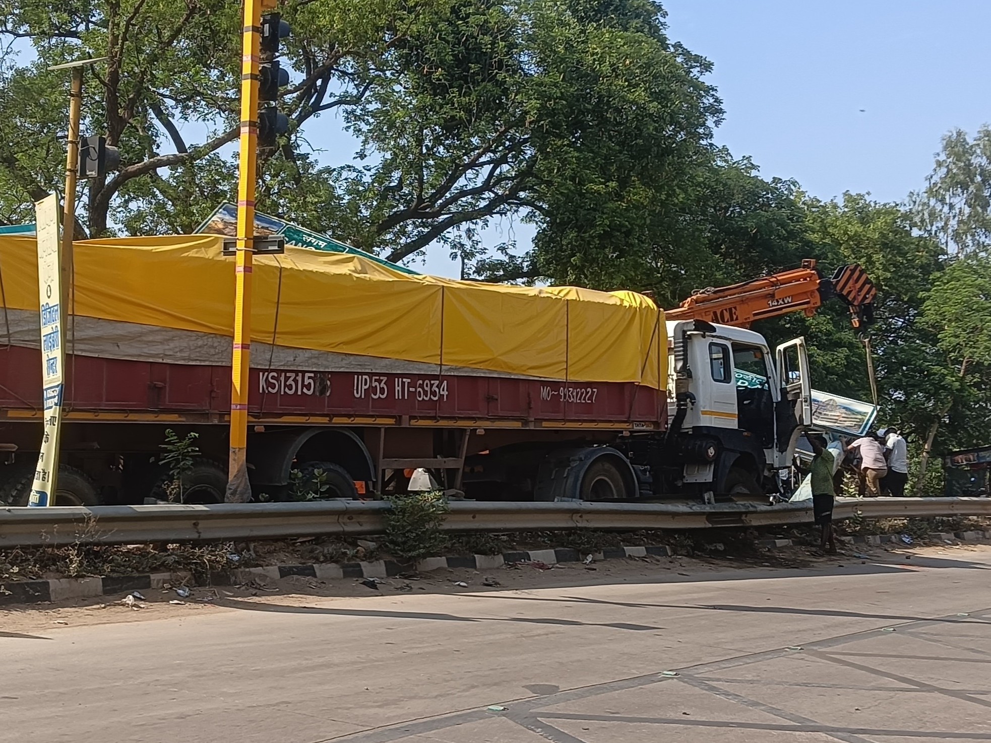 Rewa NH30 Accident: Trailer Hits Divider Near Prayagraj