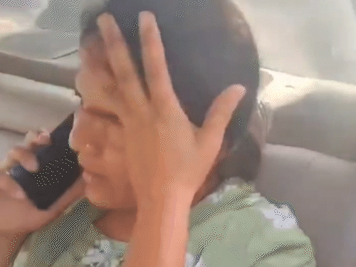 जेईएन ने रोते हुए उच्च अधिकारियों को फोन पर मामले की जानकारी दी।