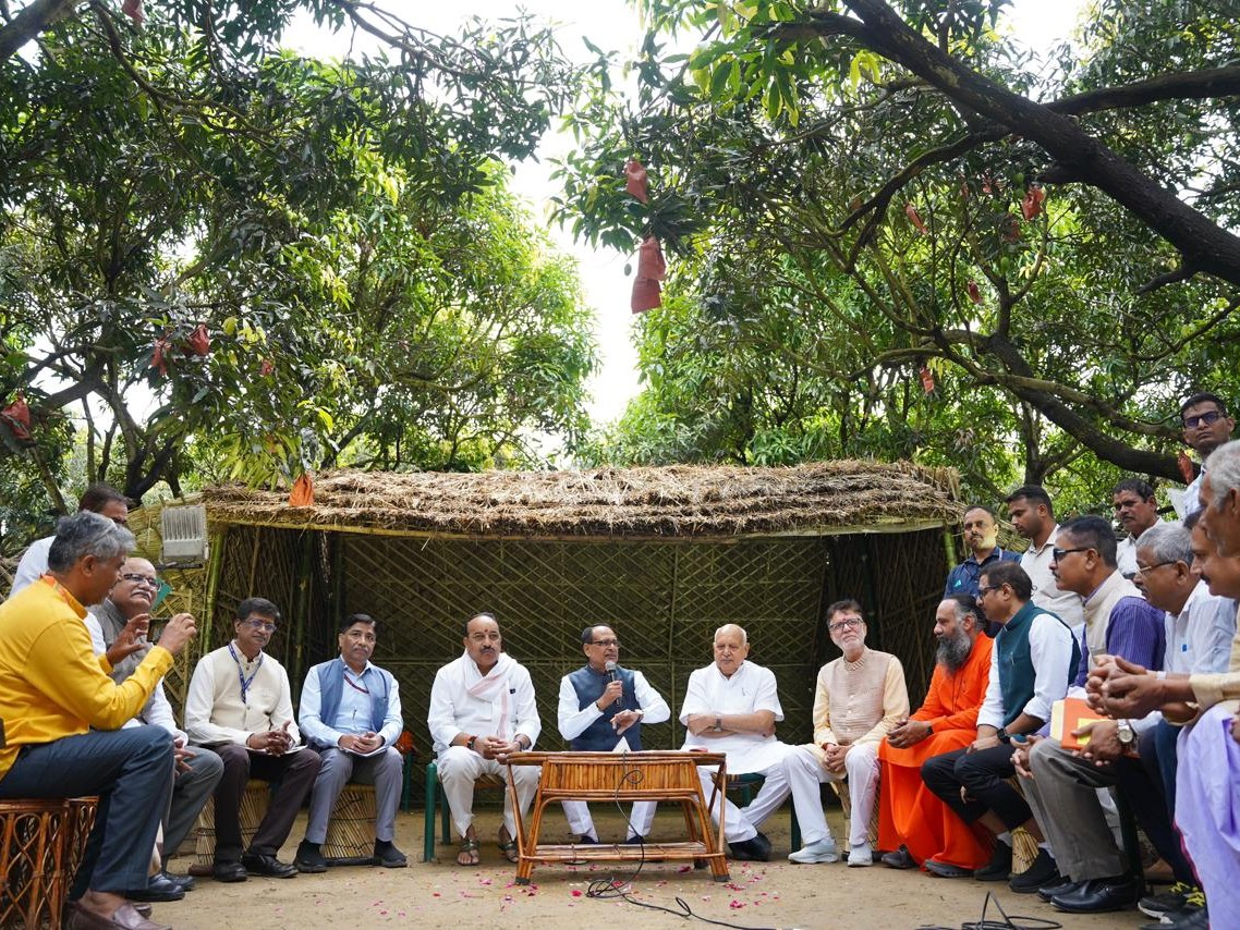 काकोरी क्षेत्र के रहमानखेड़ा में दो दिवसीय फ्रूट होराइजन-2026 कार्यक्रम का आयोजन किया गया।