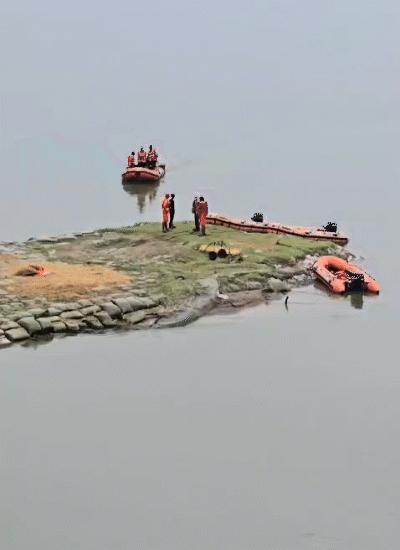 बच्चे की तलाश में NDRF, SDRF की टीमें रेस्क्यू में लगी हुई हैं।